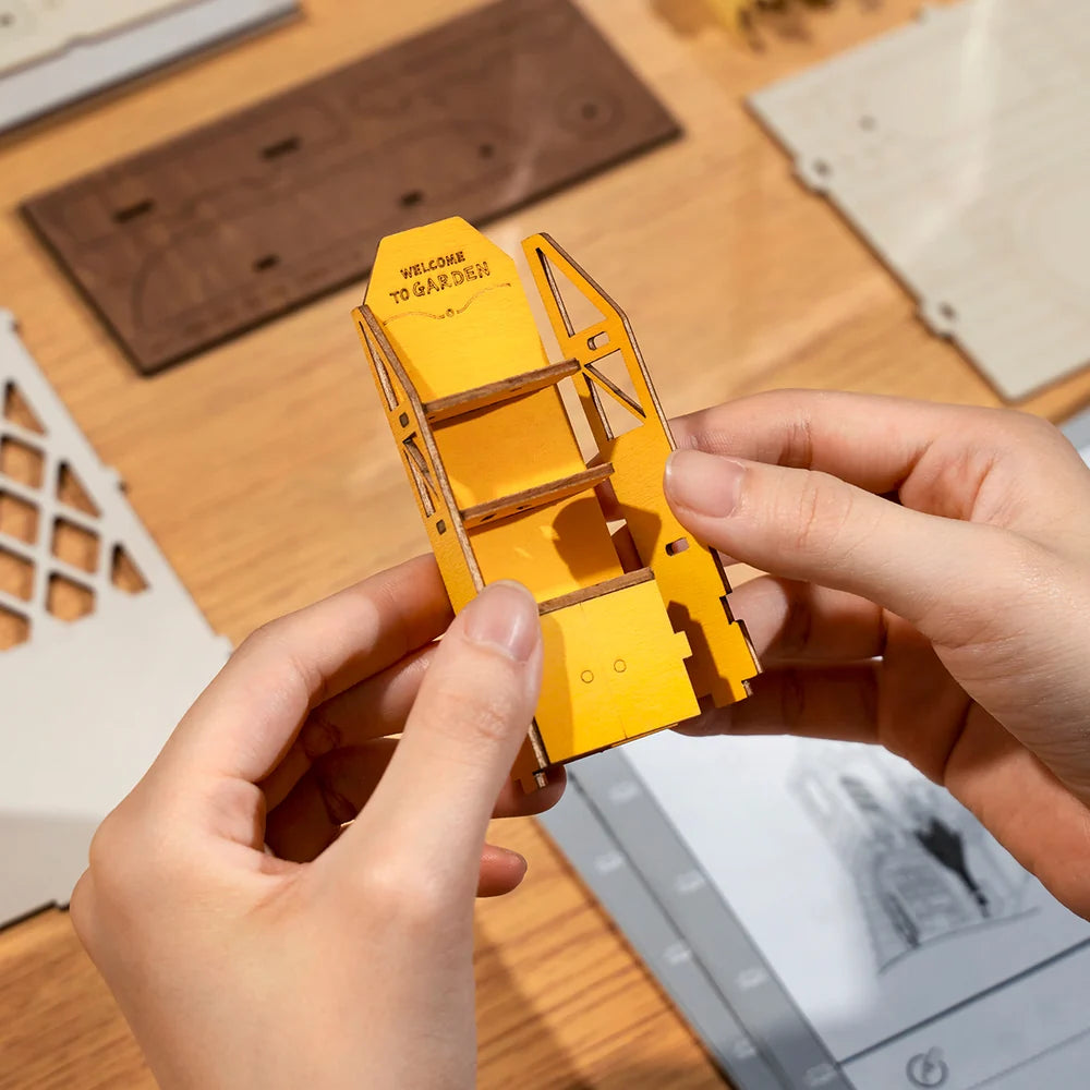 Holiday Garden House - Separador de libros  - Maqueta Armable