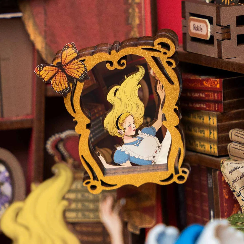 Alicia - Separador de libros  - Maqueta Armable