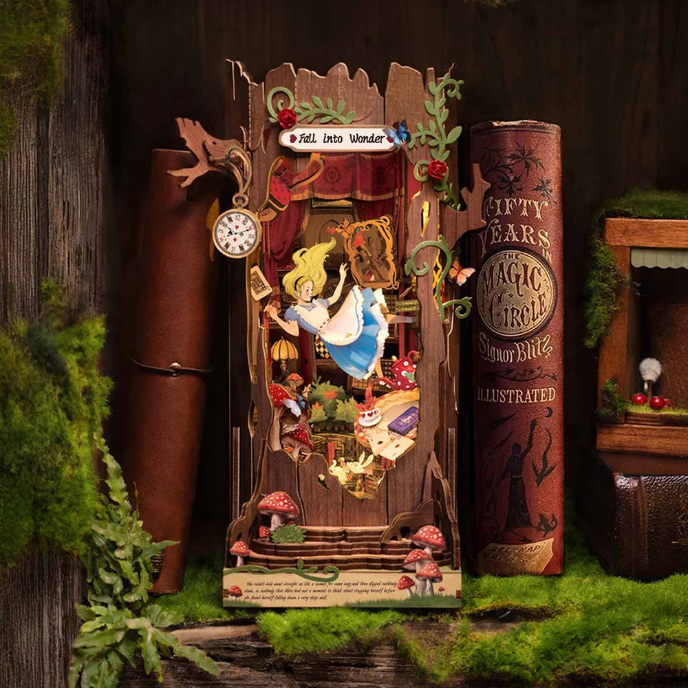 Alicia - Separador de libros  - Maqueta Armable