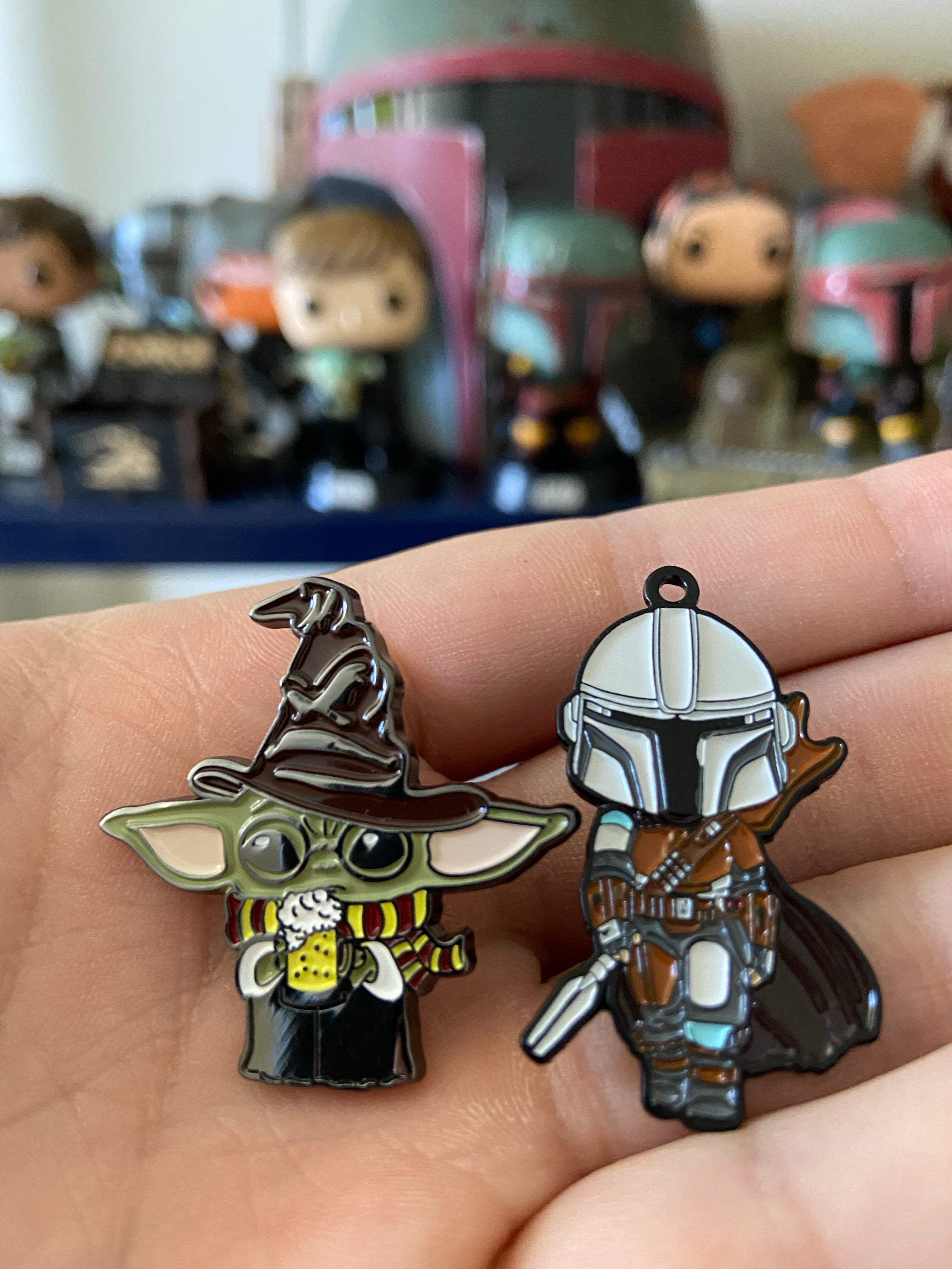 Pin Mandalorian